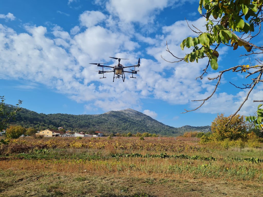 Dron DJI AGRAS T30